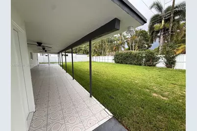 8090 W 18th Lane Rd, Hialeah, FL 33014 - Photo 6