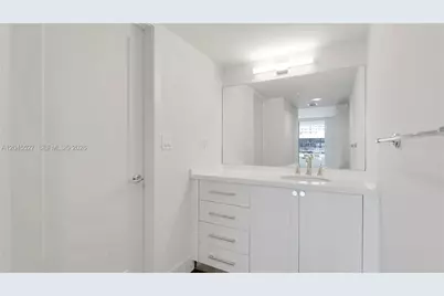 555 NE 34th St #1810, Miami, FL 33137 - Photo 24