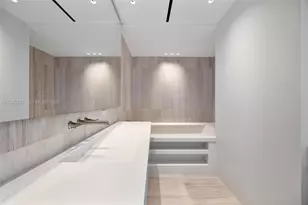 1100 Biscayne Blvd, Miami, FL 33132 - Photo 32