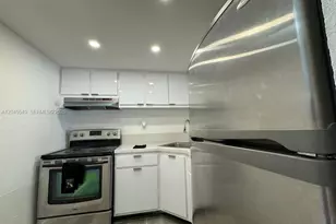 4550 NW 9th St, Miami, FL 33126 - Photo 1