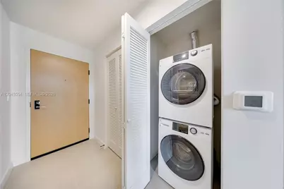 11 NE 6th St #3209, Miami, FL 33132 - Photo 14