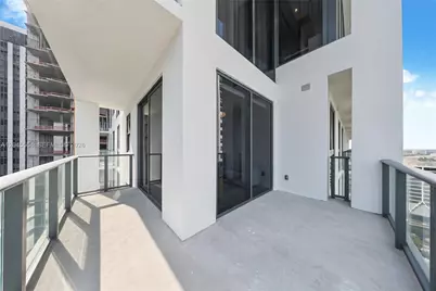 11 NE 6th St #3209, Miami, FL 33132 - Photo 8