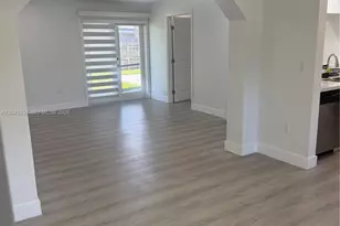 8720 NW 11th St, Pembroke Pines, FL 33024 - Photo 6