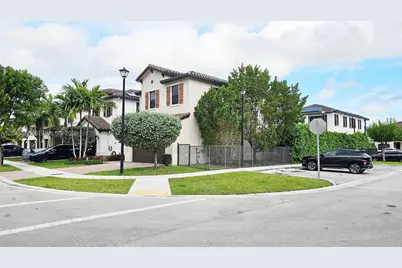 3209 W 98th Pl, Hialeah, FL 33018 - Photo 32