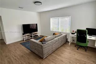 1215 NE 109th St, Miami, FL 33161 - Photo 10