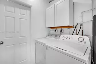 1807 SW 102nd Pl, Miami, FL 33165 - Photo 36