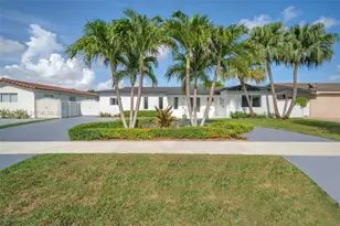 1807 SW 102nd Pl, Miami, FL 33165 - Photo 2