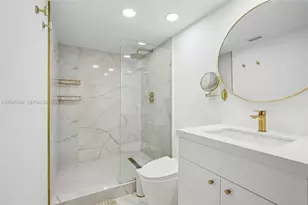 19701 E Country Club Dr, Aventura, FL 33180 - Photo 4