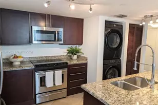 7600 Collins Ave, Miami Beach, FL 33141 - Photo 14