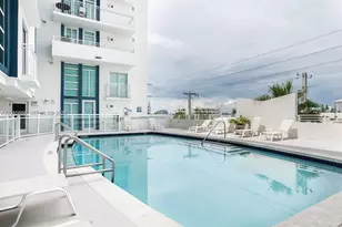 7600 Collins Ave, Miami Beach, FL 33141 - Photo 4