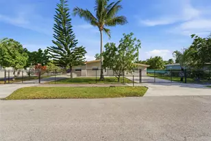 14310 SW 271st Terrace, Homestead, FL 33032 - Photo 4