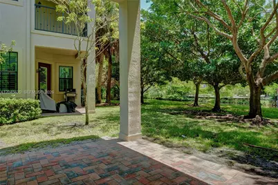 142 SW 127th Terrace, Plantation, FL 33325 - Photo 6