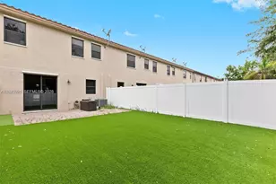 8925 W 33rd Ave, Hialeah, FL 33018 - Photo 24