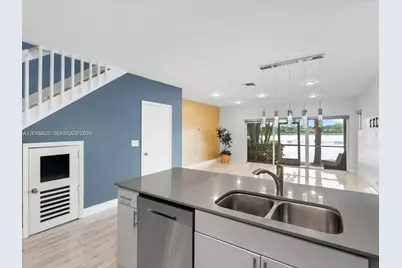 12170 SW 5th Ct, Pembroke Pines, FL 33025 - Photo 14