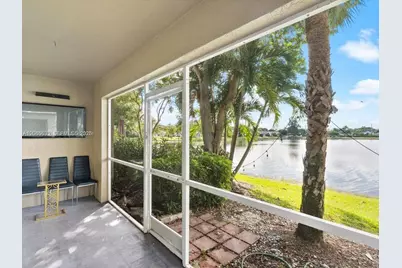 12170 SW 5th Ct, Pembroke Pines, FL 33025 - Photo 4