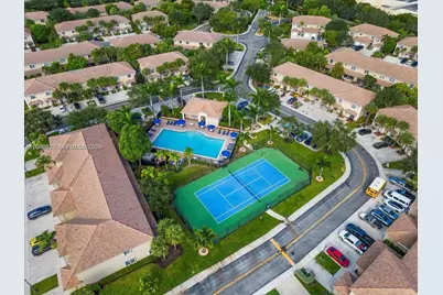 12170 SW 5th Ct, Pembroke Pines, FL 33025 - Photo 6