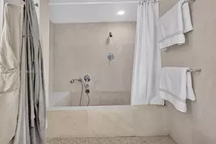 5255 Collins Ave, Miami Beach, FL 33140 - Photo 32