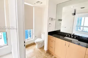 300 S Biscayne Blvd, Miami, FL 33131 - Photo 6