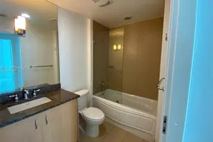 300 S Biscayne Blvd, Miami, FL 33131 - Photo 8