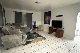 809 NE 2nd St, Hallandale Beach, FL 33009 - Photo 6