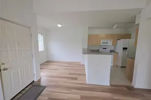 8070 N Nob Hill Rd, Tamarac, FL 33321 - Photo 4