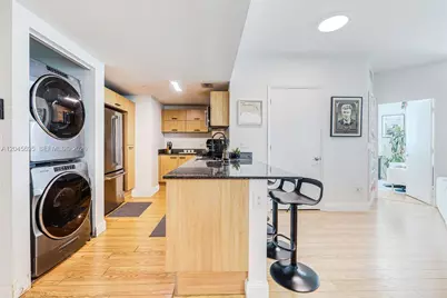 350 S Miami Ave #2104, Miami, FL 33130 - Photo 8