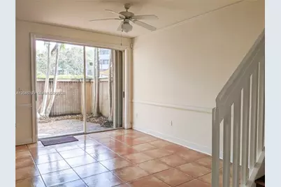 8853 SW 108th Pl, Miami, FL 33176 - Photo 10