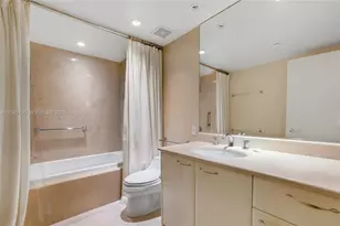 20155 NE 38th Ct, Aventura, FL 33180 - Photo 32