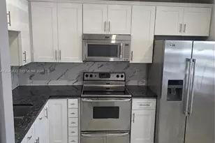 6119 NW 171st St, Hialeah, FL 33015 - Photo 14