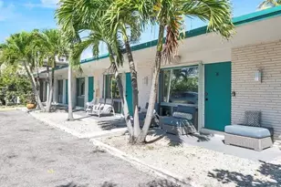 333 Palm St, Hollywood, FL 33019 - Photo 1