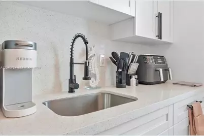 333 Palm St, Hollywood, FL 33019 - Photo 32