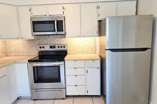2111 N 26th Ave, Hollywood, FL 33020 - Photo 20