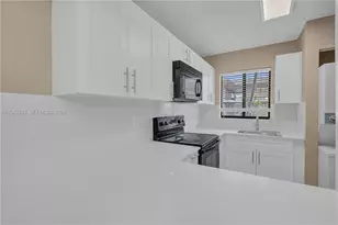 6041 W 24th Ave, Hialeah, FL 33016 - Photo 14