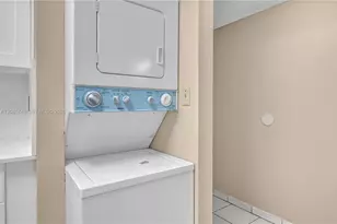 6041 W 24th Ave, Hialeah, FL 33016 - Photo 16