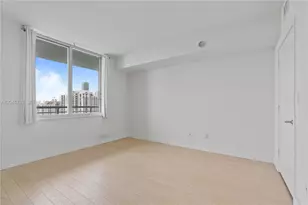 335 S Biscayne Blvd, Miami, FL 33131 - Photo 22