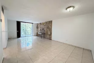 8411 NW 8th St, Miami, FL 33126 - Photo 6