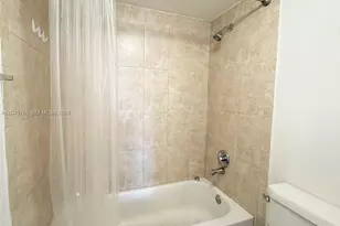 8411 NW 8th St, Miami, FL 33126 - Photo 18