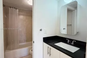 8411 NW 8th St, Miami, FL 33126 - Photo 20