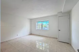 8411 NW 8th St, Miami, FL 33126 - Photo 12