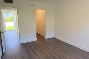 13215 NE 6th Ave, North Miami, FL 33161 - Photo 6