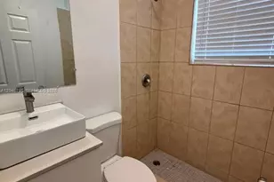 1051 NW 2nd St, Miami, FL 33128 - Photo 12