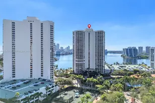 19101 Mystic Pointe Dr, Aventura, FL 33180 - Photo 2
