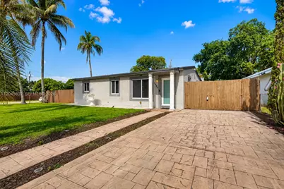 1300 N 70th Ter, Hollywood, FL 33024 - Photo 2