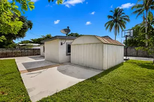 1300 N 70th Terrace, Hollywood, FL 33024 - Photo 8