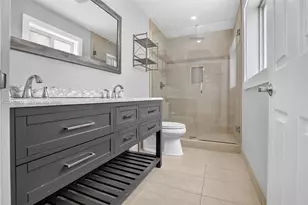 1300 N 70th Terrace, Hollywood, FL 33024 - Photo 2