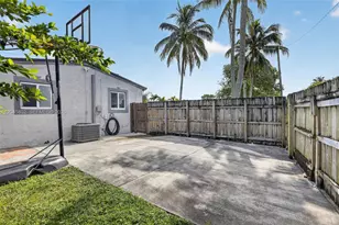 1300 N 70th Terrace, Hollywood, FL 33024 - Photo 40