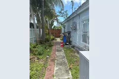 1445 NE 174th St, North Miami Beach, FL 33162 - Photo 62