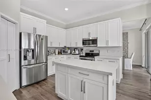 981 Waterside Cir, Weston, FL 33327 - Photo 14