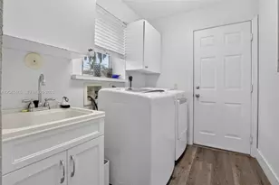 981 Waterside Cir, Weston, FL 33327 - Photo 52