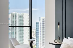 20 NE 11th St, Miami, FL 33132 - Photo 16